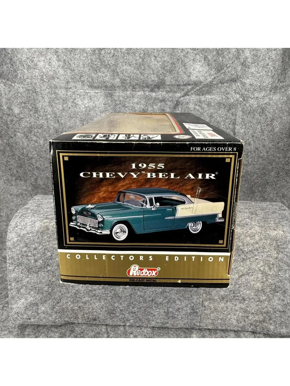 Redbox 1955 Chevy Bel-Air 1/24 Scale Diecast Model Car 68033 Red White NIB 810